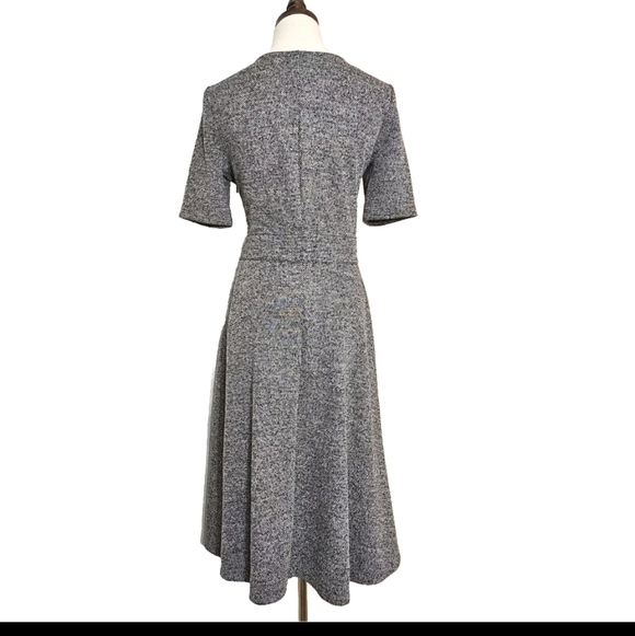 H&M Medium Black V-Neck Fit & Flare Casual Office Career Simple Minimal Dress - Picture 2 of 13